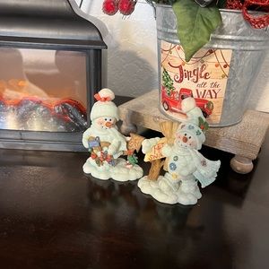 SMALL SNOWMEN FIGURES.Come from a smoke free home.